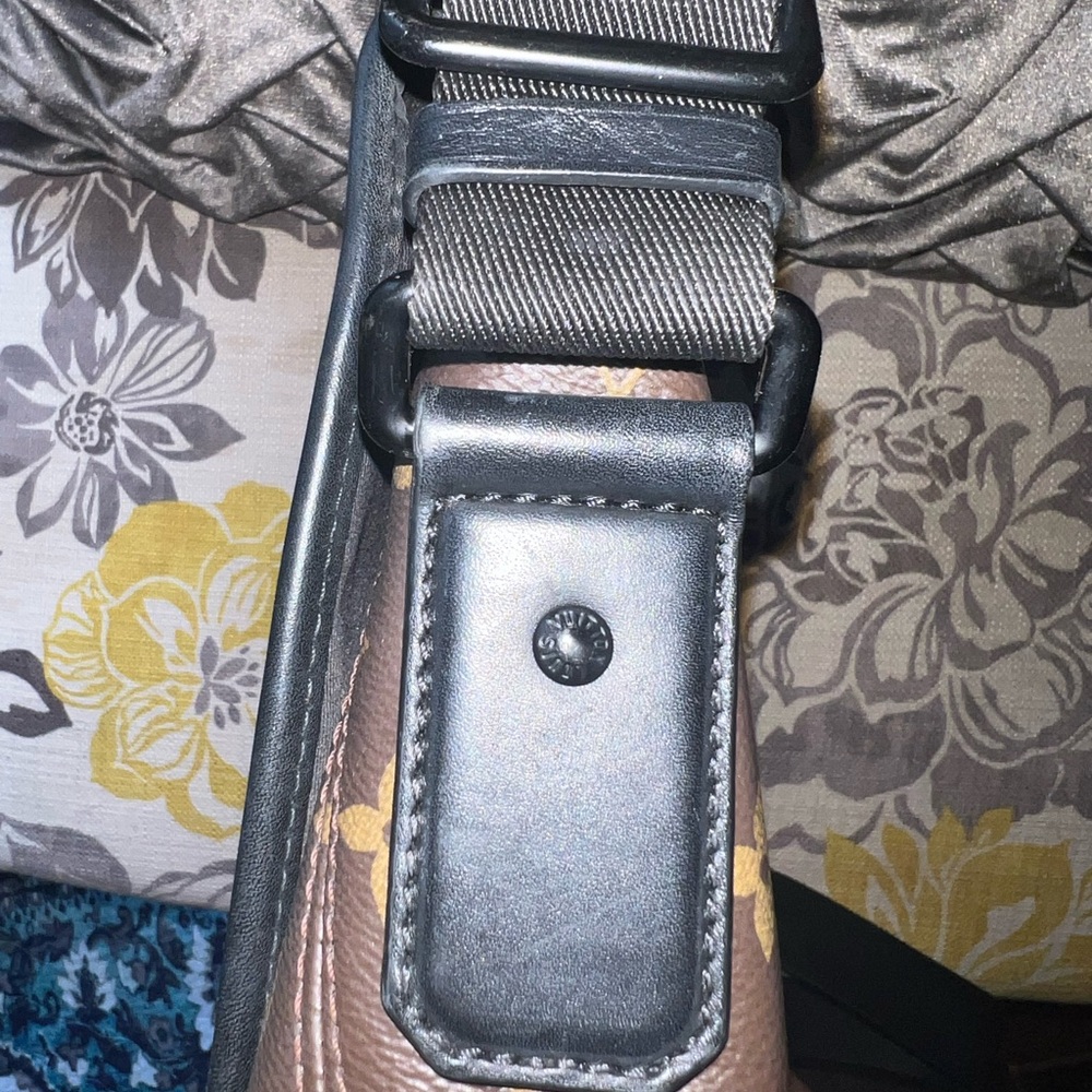 Louis Vuitton Monogram Macassar Magnetic Messenger - Picture 10 of 14